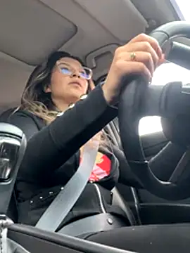 Isabella Varella online show from November 2025 02:18:01 PM