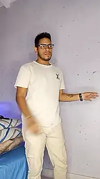 ETHAN DRAVEN online show from October 2025 07:00:01 PM