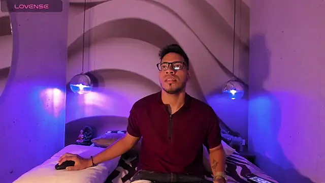 ETHAN DRAVEN online show from October 2025 07:36:02 PM