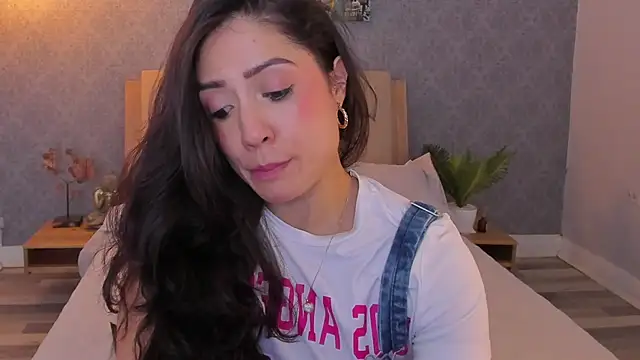 Snapshot of isabella_winkler chatting on March 2025 08:19:01 PM isabella winkler online show from March 2025 08:19:01 PM