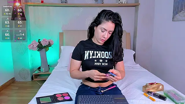 Snapshot of isabella_winkler chatting on October 2025 02:27:02 PM isabella winkler online show from October 2025 02:27:02 PM