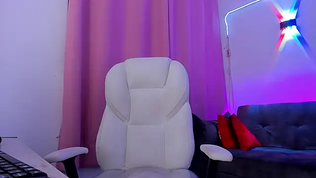 gaaby foxx online show from September 2025 01:21:01 PM