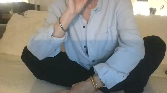 Valentinette online show from April 2026 07:22:02 PM