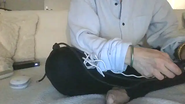 Valentinette online show from April 2026 07:01:02 PM