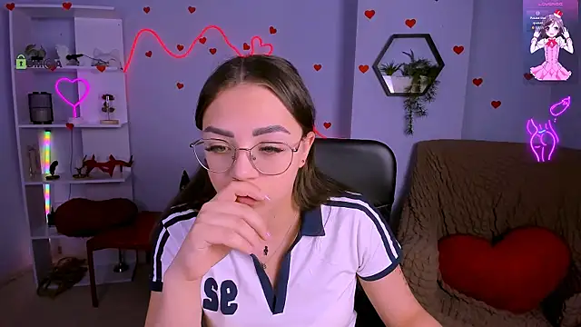 Snapshot of kiki_swan chatting on May 2026 05:38:01 AM kiki swan online show from May 2026 05:38:01 AM