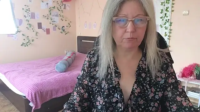 Wane Witch online show from April 2026 07:49:01 AM