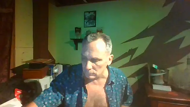 Snapshot of HunkofRock chatting on July 2026 02:02:02 AM HunkofRock online show from July 2026 02:02:02 AM
