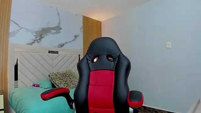 lisa prescot online show from October 2025 12:02:02 PM