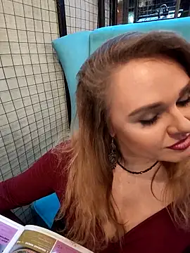 Juicy PeachLux online show from September 2025 03:56:01 PM