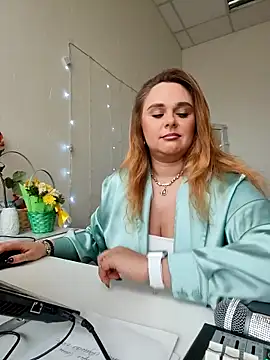 Juicy PeachLux online show from September 2025 07:56:02 AM