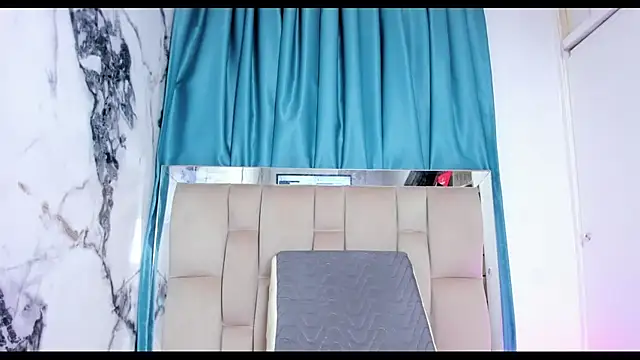 AvaX 777 online show from November 2025 12:38:02 PM