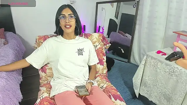 Snapshot of verodaza chatting on May 2026 04:09:02 AM verodaza online show from May 2026 04:09:02 AM