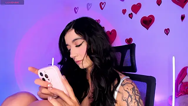 Snapshot of Hi_Soyfer chatting on February 2026 09:22:02 PM Hi Soyfer online show from February 2026 09:22:02 PM