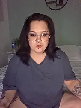 Snapshot of Saucy-Serenity chatting on October 2025 07:03:02 PM Saucy-Serenity online show from October 2025 07:03:02 PM