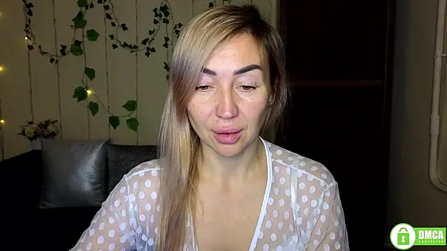 Kiss julli88I online show from December 2025 06:27:02 PM