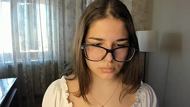 FloraBanford online show from March 2025 12:53:02 PM