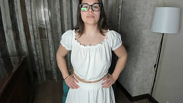 FloraBanford online show from March 2025 07:04:01 PM