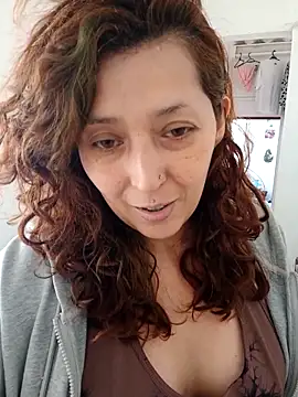 Luz delunaa online show from February 2026 05:28:01 PM