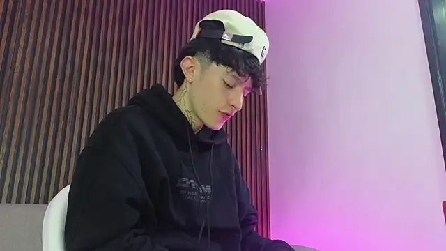 troy rouge online show from September 2025 08:42:02 PM