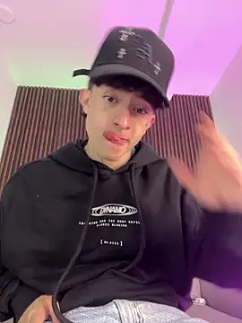 troy rouge online show from October 2025 07:24:01 PM