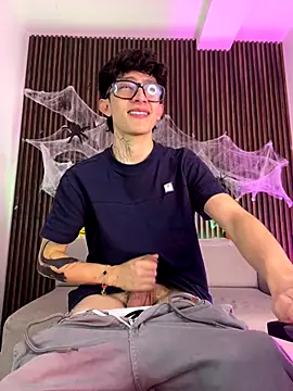 troy rouge online show from October 2025 07:16:02 PM