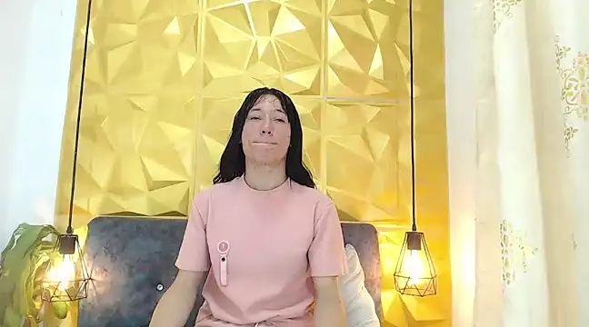 Small Hot19 online show from March 2025 03:40:02 PM