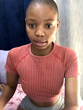 BondiBitch online show from November 2025 06:23:01 AM