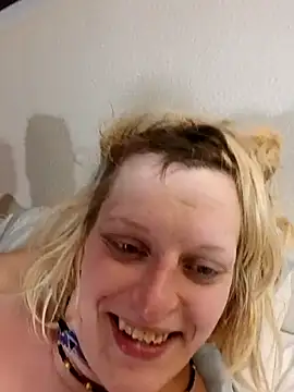 KITTYBOOBOOFUXX online show from October 2025 11:44:02 AM