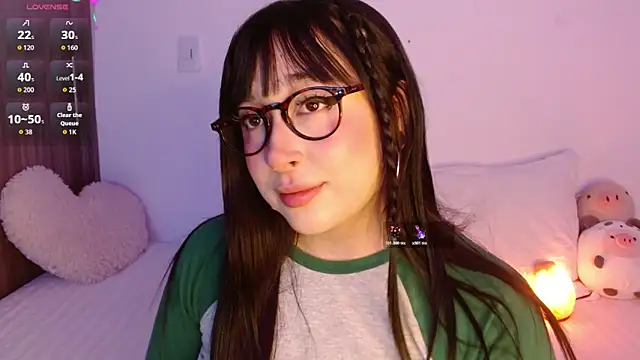 Snapshot of Oliviargf chatting on November 2025 11:15:01 PM Oliviargf online show from November 2025 11:15:01 PM