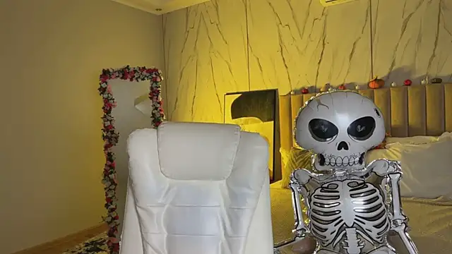  Vikky Moon  online show from October 2025 12:47:02 AM