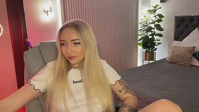 OhMyEmma online show from November 2025 01:17:01 AM