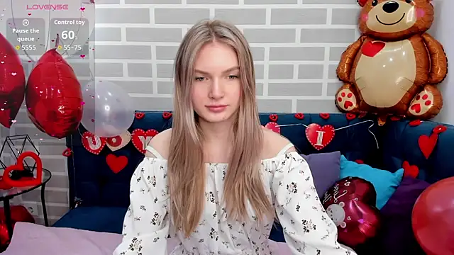 Snapshot of EvelineAmore chatting on February 2026 08:51:01 AM EvelineAmore online show from February 2026 08:51:01 AM