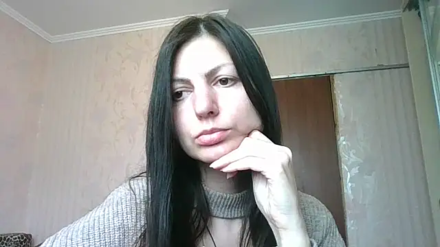 AliseWats online show from March 2025 01:51:01 PM