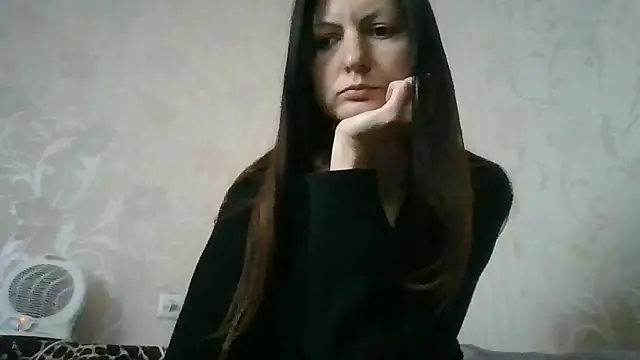 AliseWats online show from October 2025 12:44:02 PM