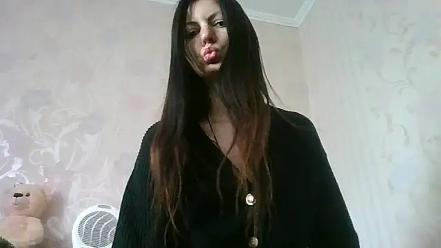 AliseWats online show from November 2025 11:34:02 AM