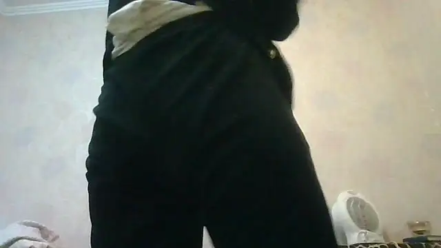 AliseWats online show from April 2026 10:38:01 PM