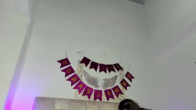 Lola Blondie online show from December 2025 12:32:01 PM