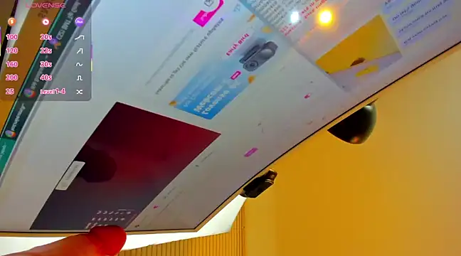 Snapshot of _LiilyWong chatting on March 2025 08:40:01 AM LiilyWong online show from March 2025 08:40:01 AM