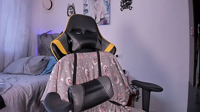 Snapshot of Bear-Mel chatting on September 2025 08:08:01 PM Bear-Mel online show from September 2025 08:08:01 PM