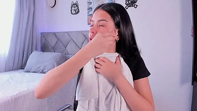 Snapshot of Bear-Mel chatting on September 2025 03:46:02 PM Bear-Mel online show from September 2025 03:46:02 PM