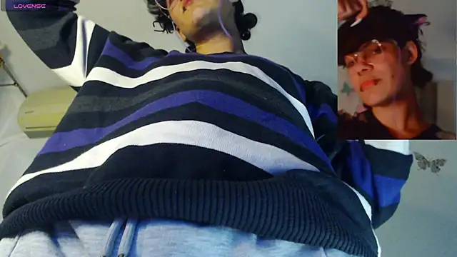 Snapshot of PainPrince69 chatting on October 2025 04:11:01 AM PainPrince69 online show from October 2025 04:11:01 AM