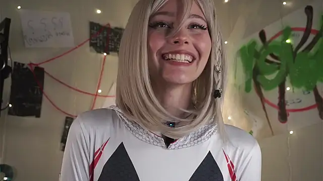 EditaBails online show from September 2025 07:17:01 PM