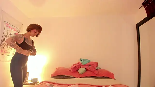 Alessamoth online show from March 2026 06:12:02 PM