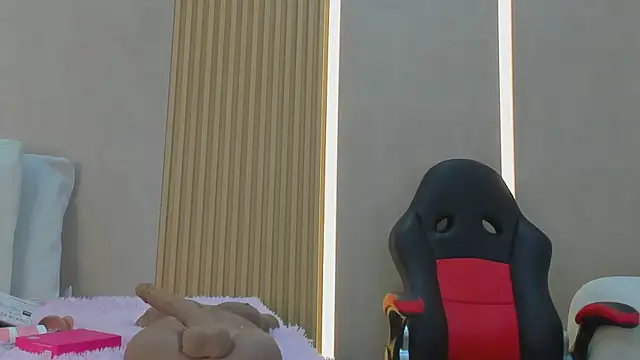 stephany summer online show from October 2025 01:23:01 PM