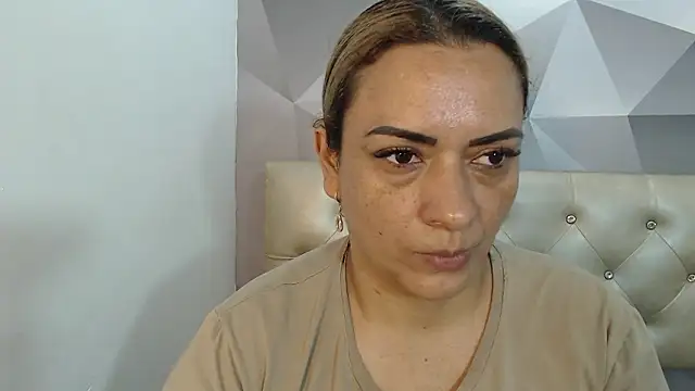 Snapshot of Milf-Prettyboobs chatting on January 2026 10:52:02 AM Milf-Prettyboobs online show from January 2026 10:52:02 AM