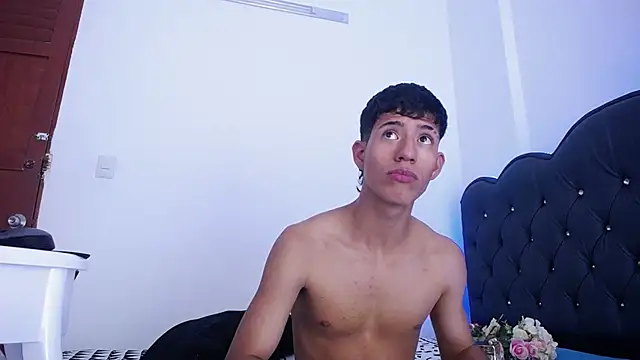 dareck 18 online show from March 2025 05:52:02 AM