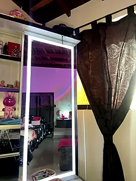 Paulet Johnson online show from November 2025 08:52:02 PM