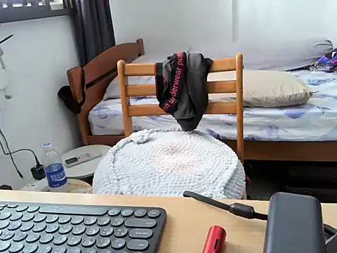 Snapshot of mak_mark92 chatting on October 2025 01:50:02 AM mak mark92 online show from October 2025 01:50:02 AM