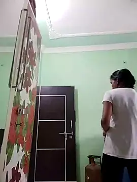 Hotty-Nidhi online show from March 2025 08:26:01 AM