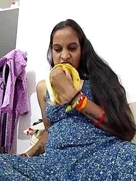 Hotty-Nidhi online show from October 2025 07:28:02 AM